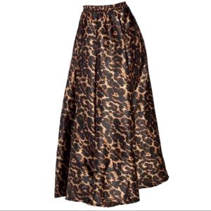 Sz L Leopard/Cheetah Print Maxi Skirt